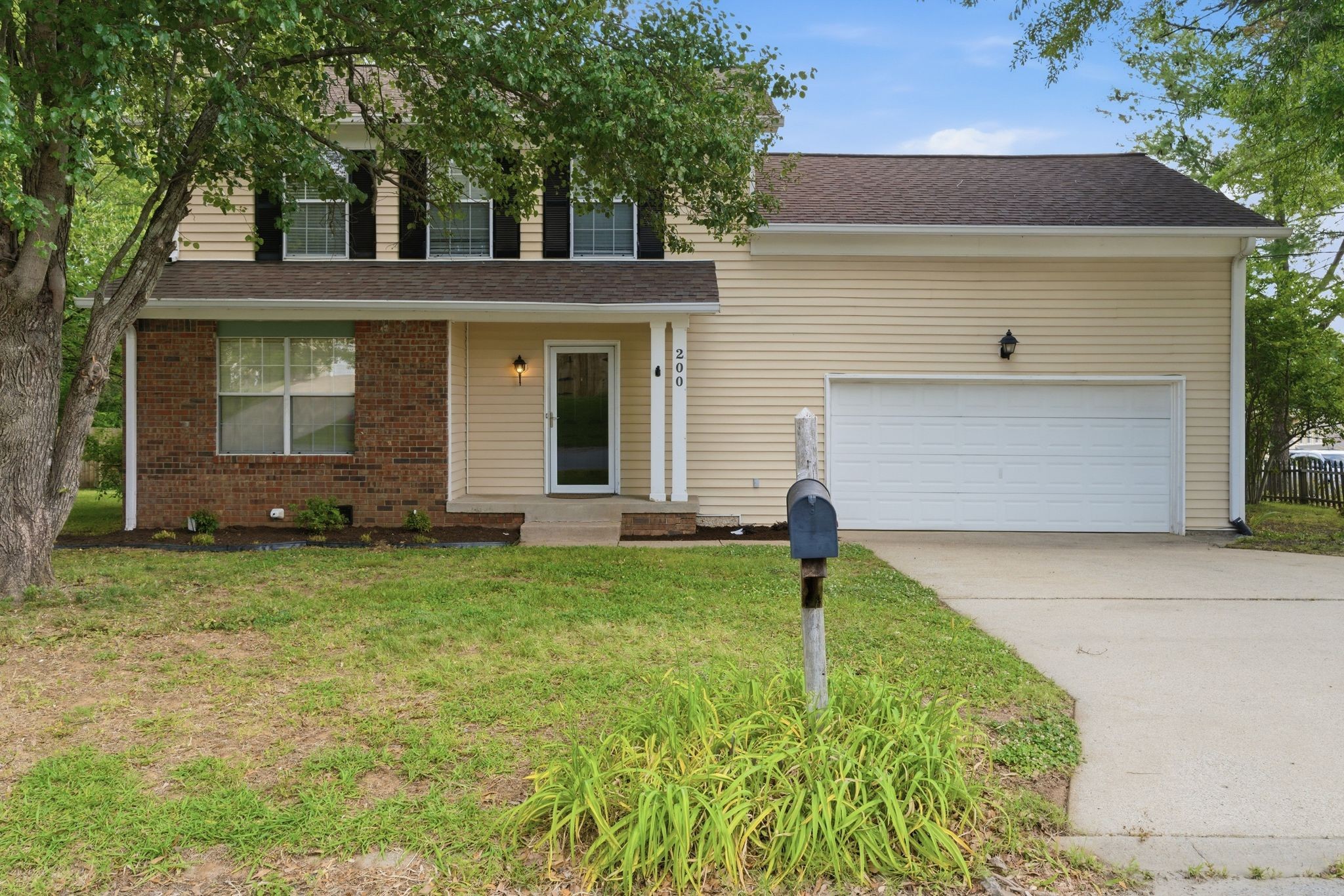 200 Barrington Ct