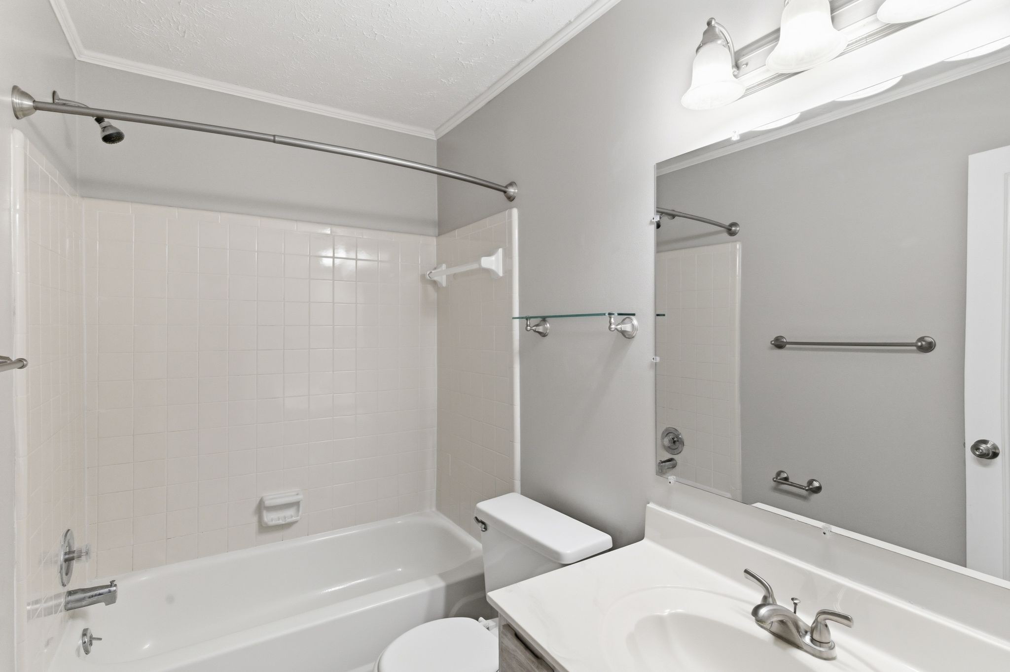 200 Barrington Ct