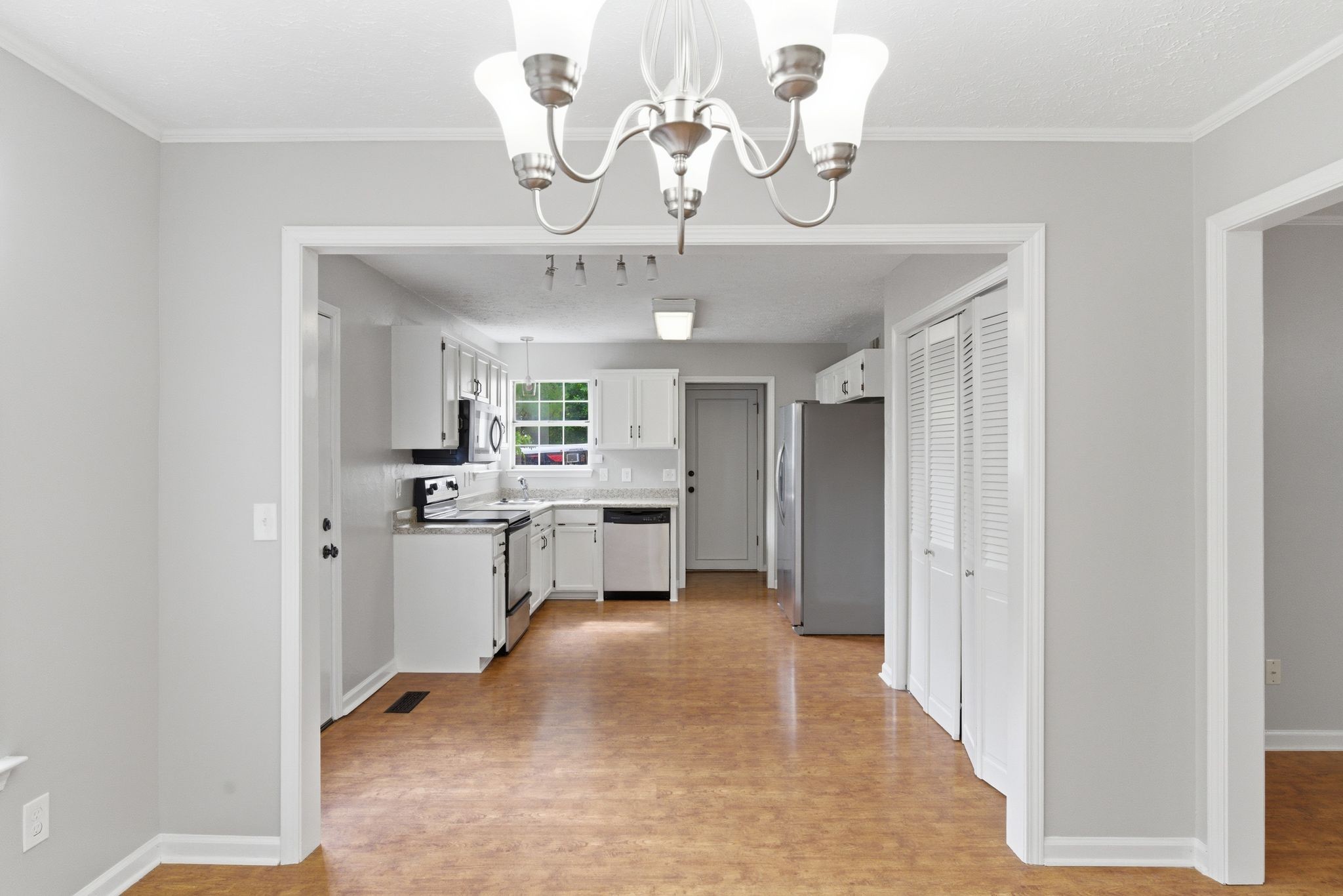 200 Barrington Ct