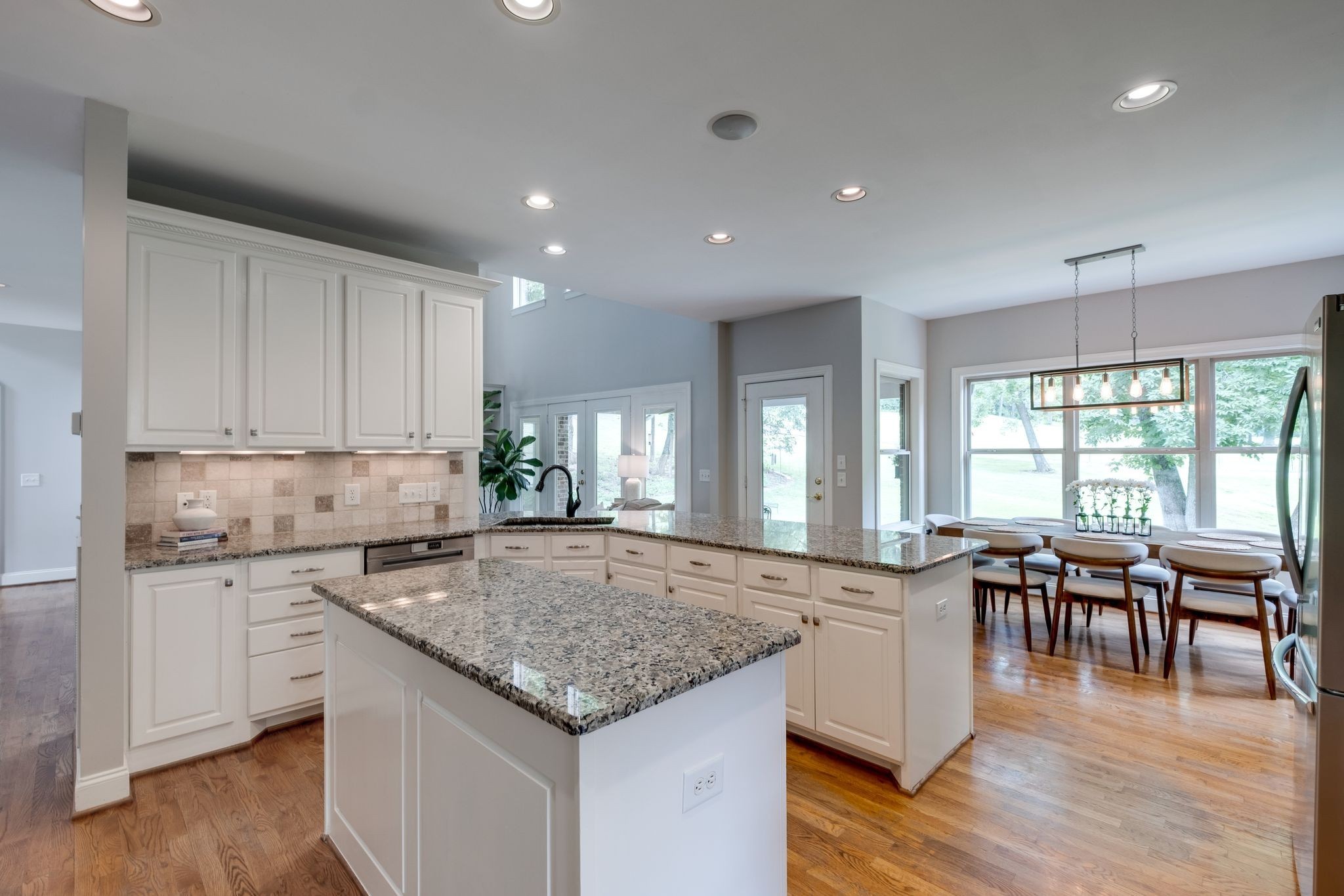 127 Country Hills Dr