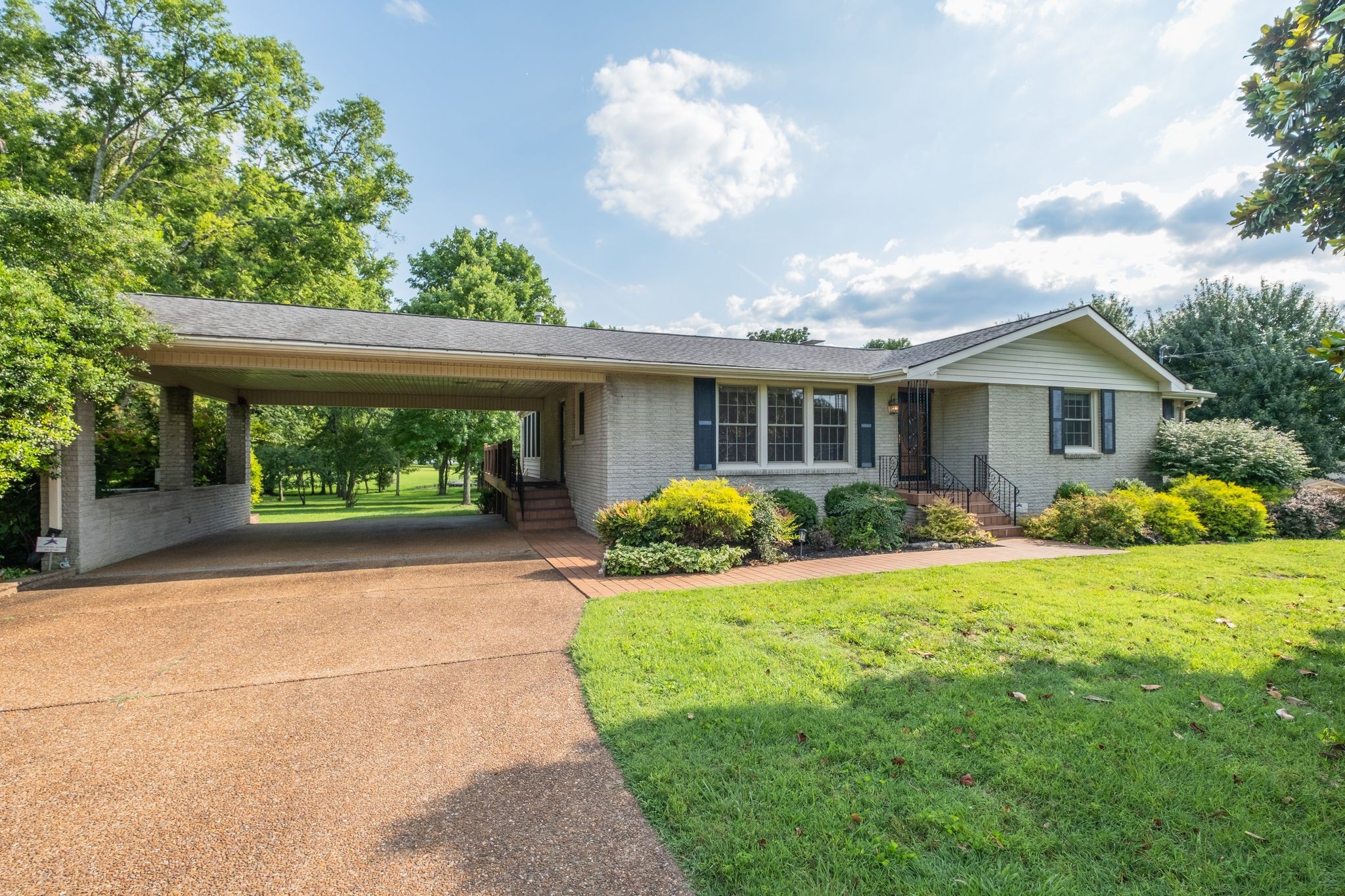 182 Cherokee Rd