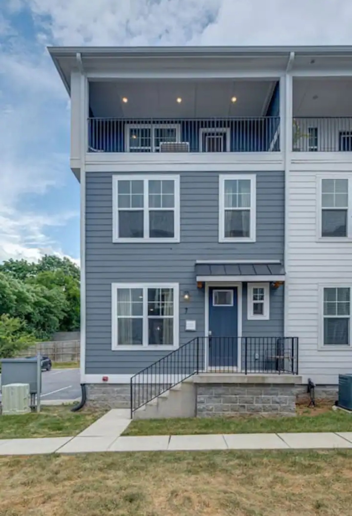 105 Duke St
