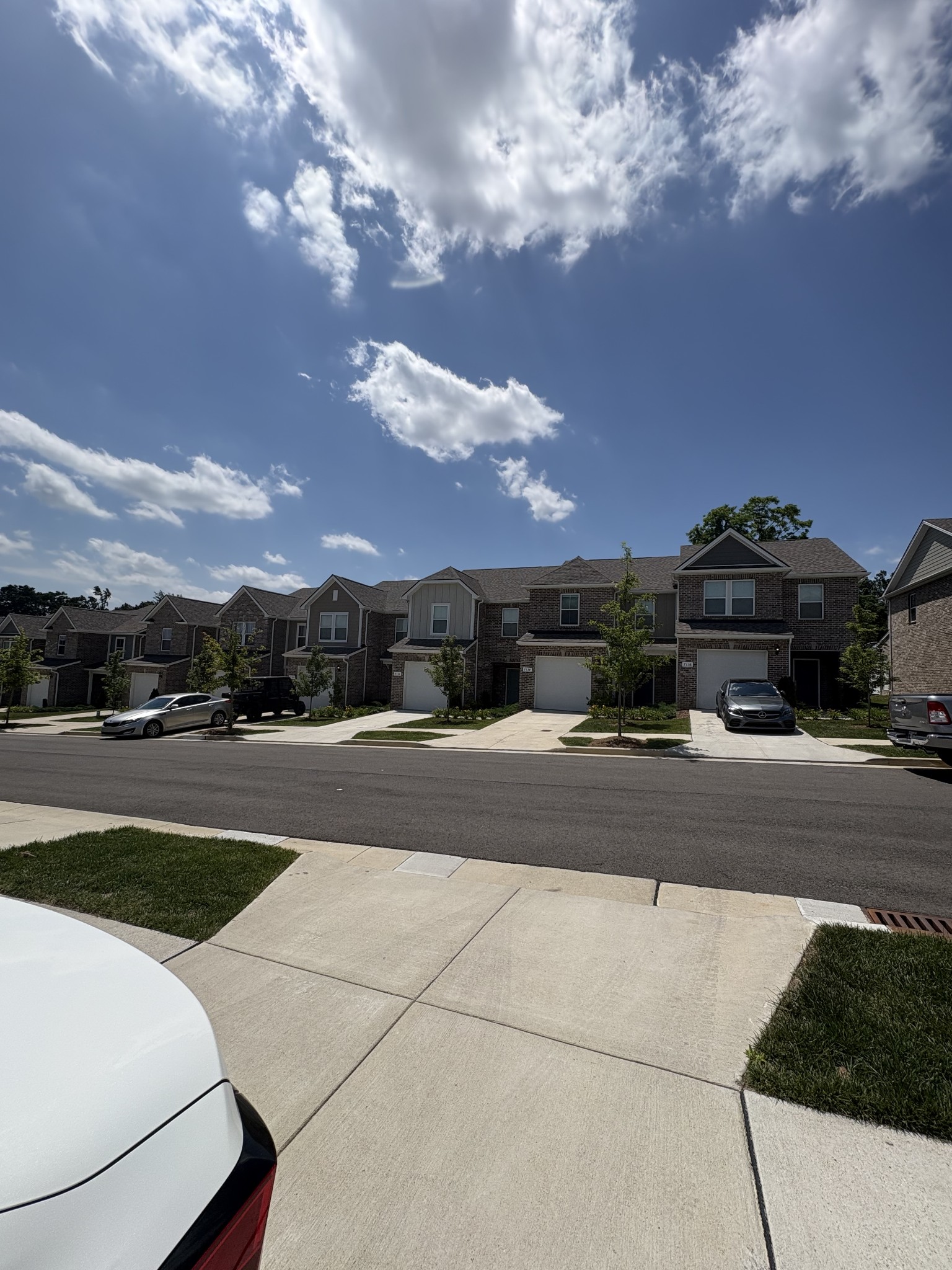 7135 Mapleside Ln
