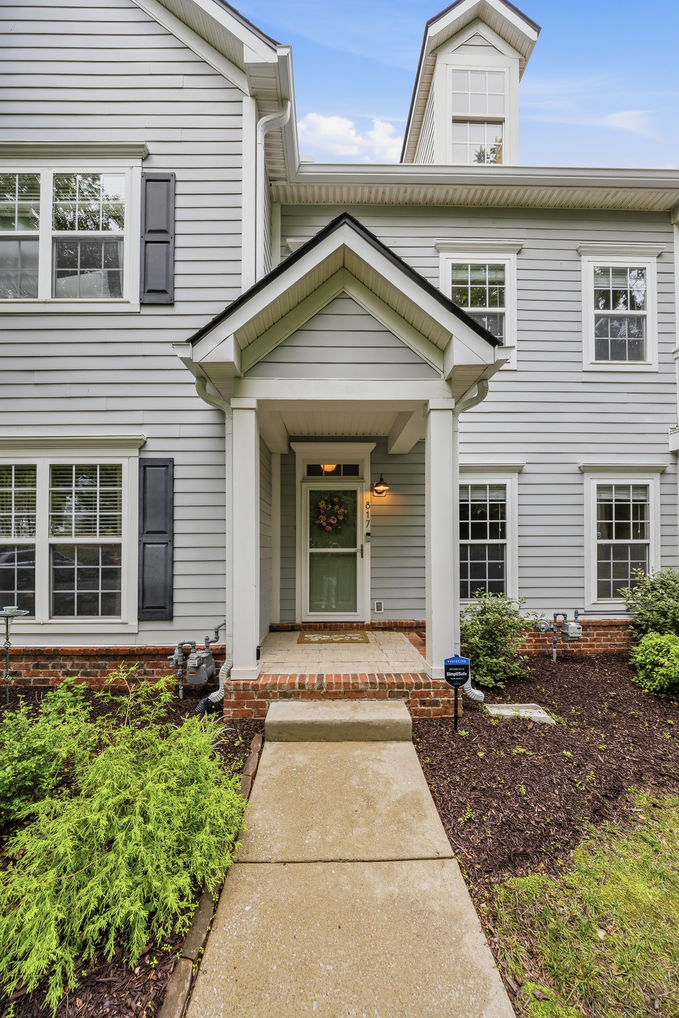 817 Hobbit Ln