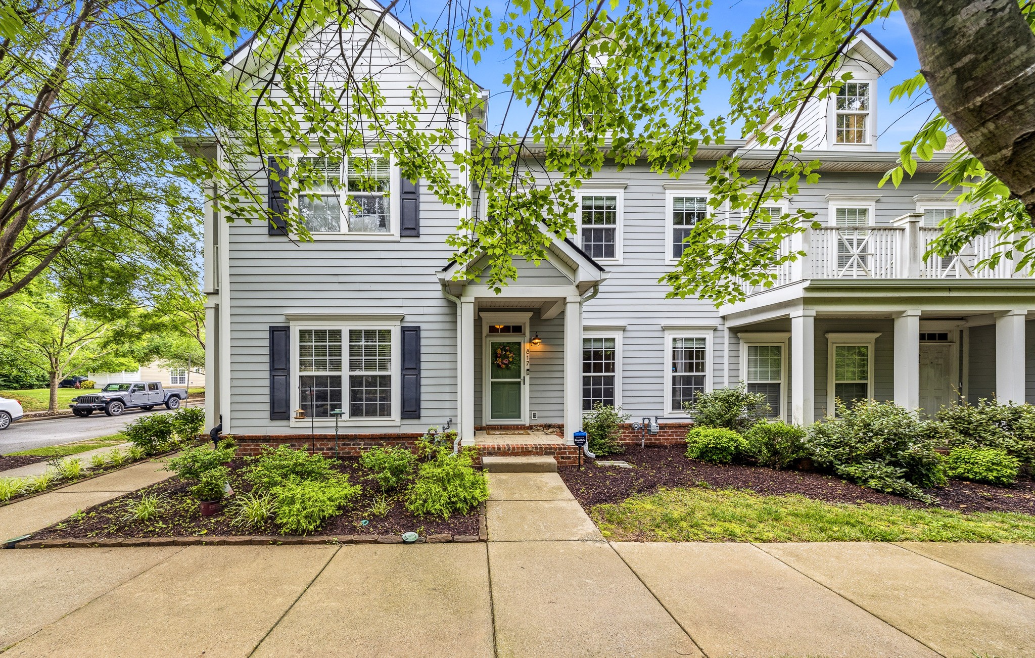 817 Hobbit Ln