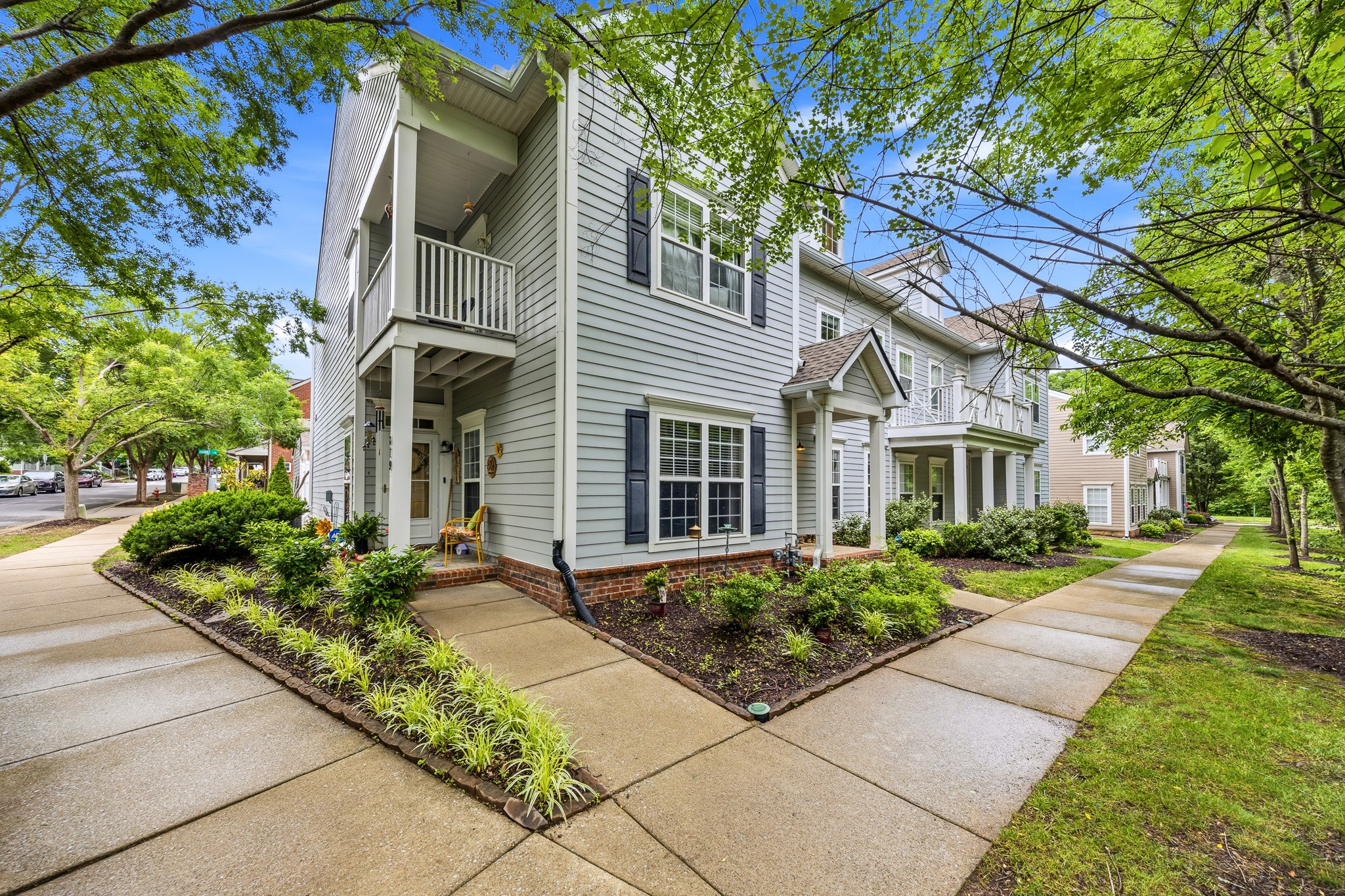 817 Hobbit Ln