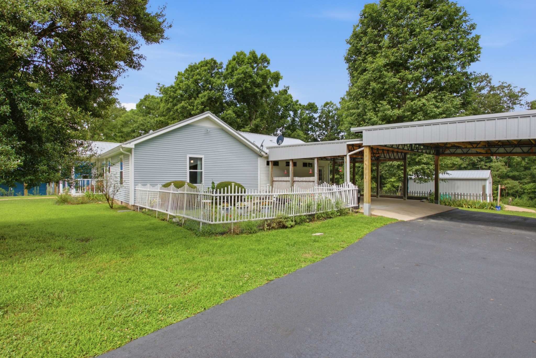 428 Peters Rd