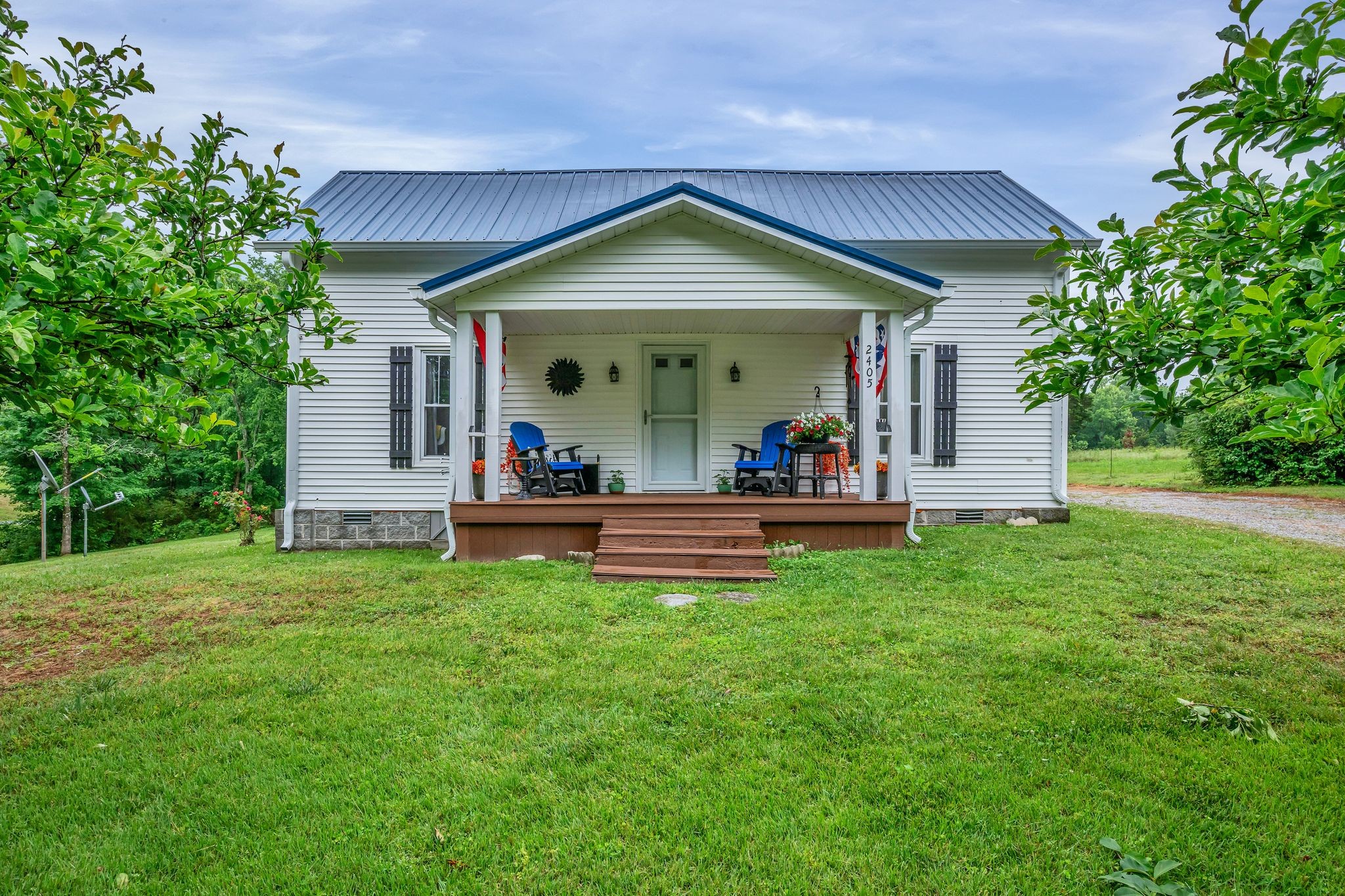 2405 Little Bartons Creek Rd North