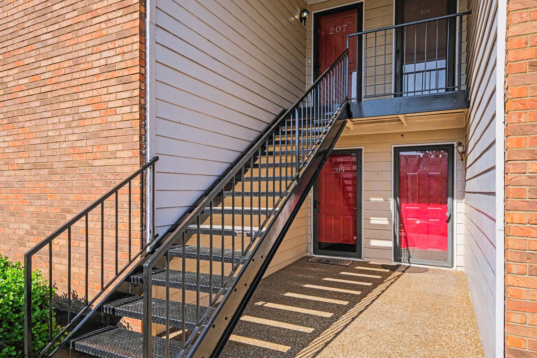 207 Churchill Xing