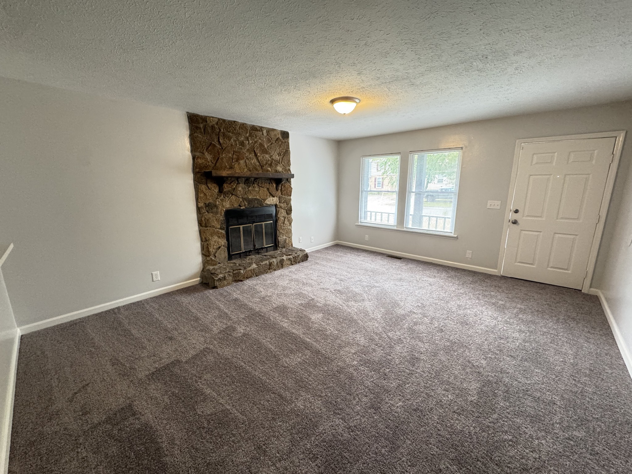 3225 Lakeford Dr