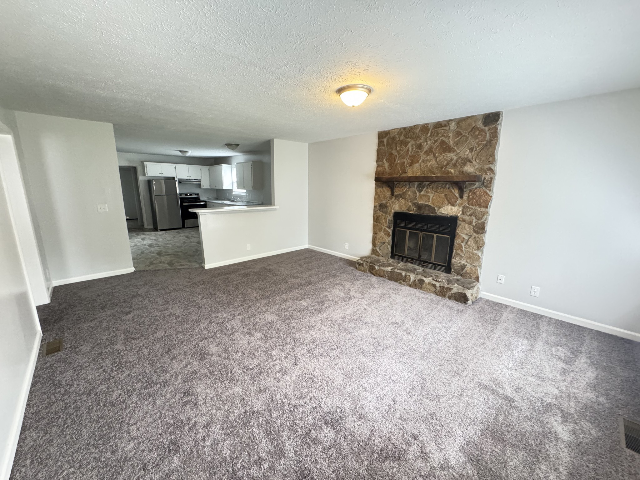 3225 Lakeford Dr
