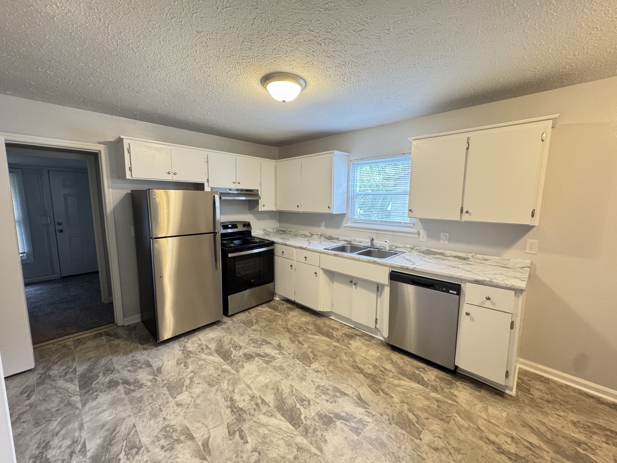 3225 Lakeford Dr