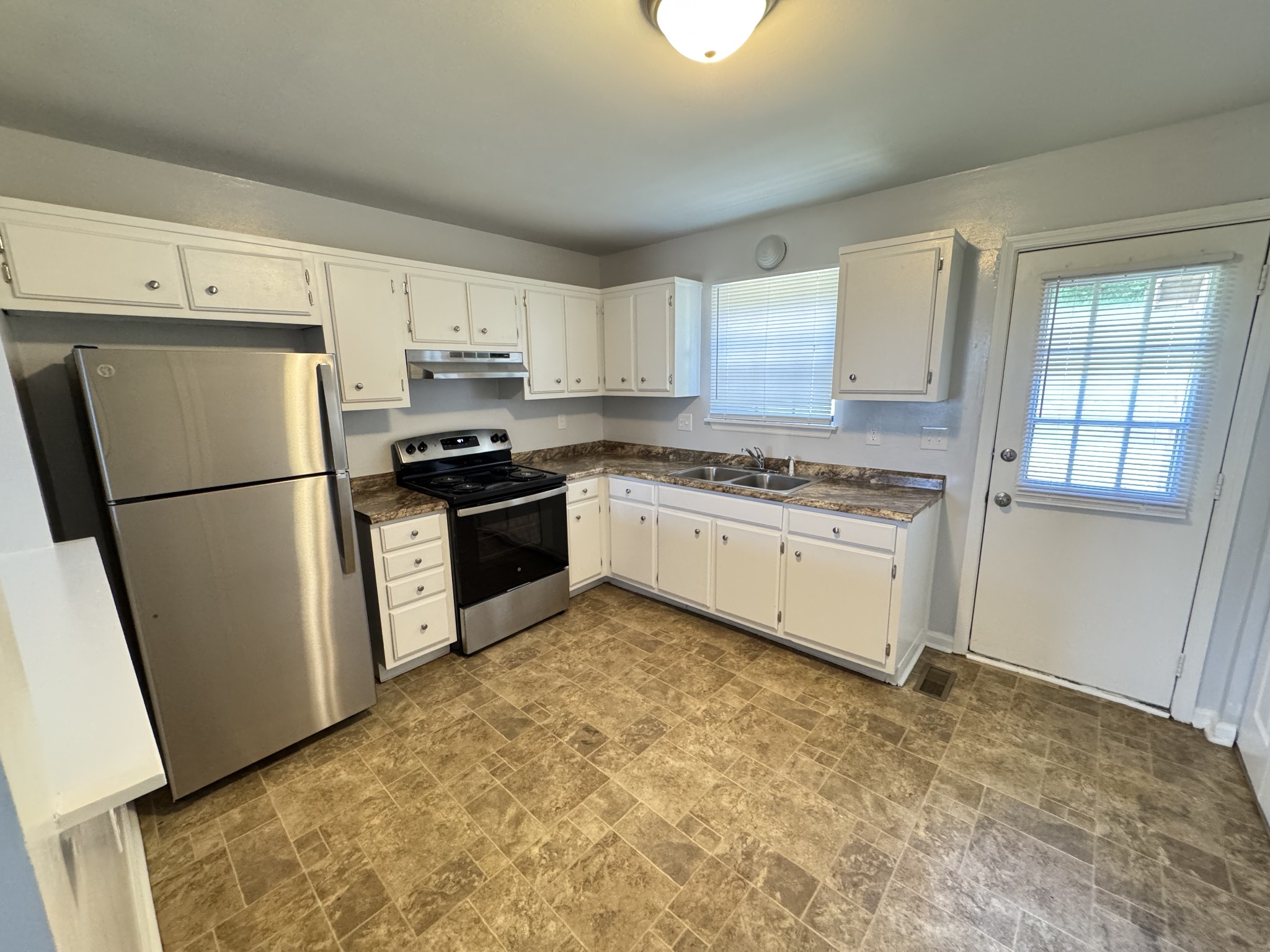 3010 Conviser Dr