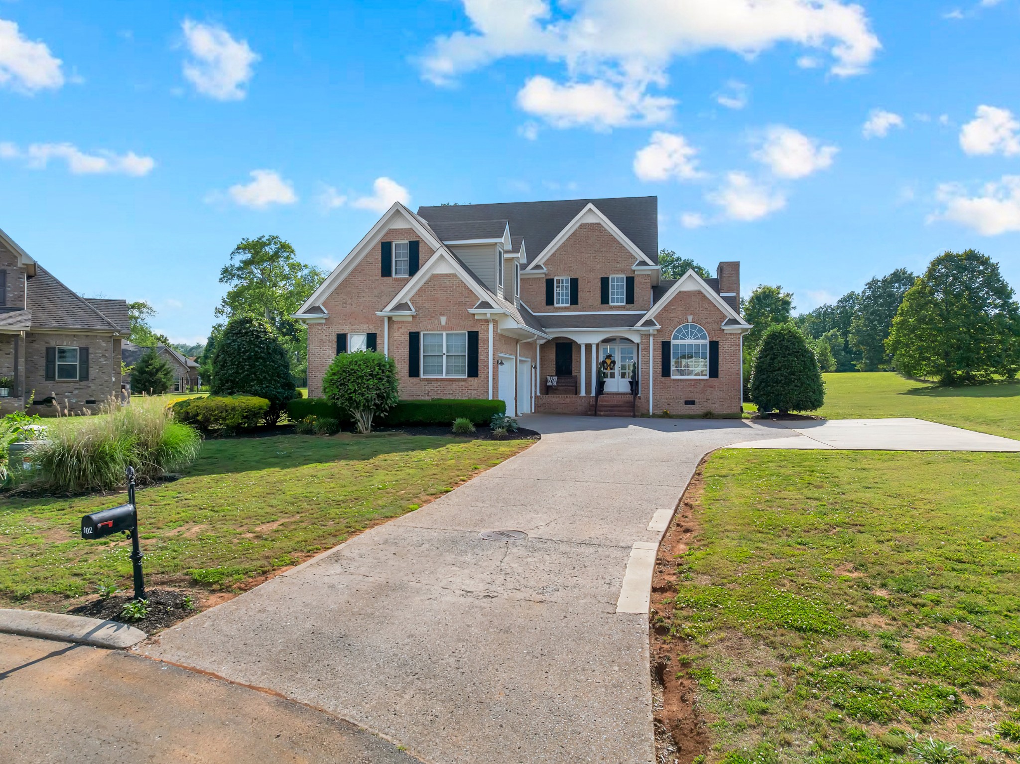 102 Waycross Dr