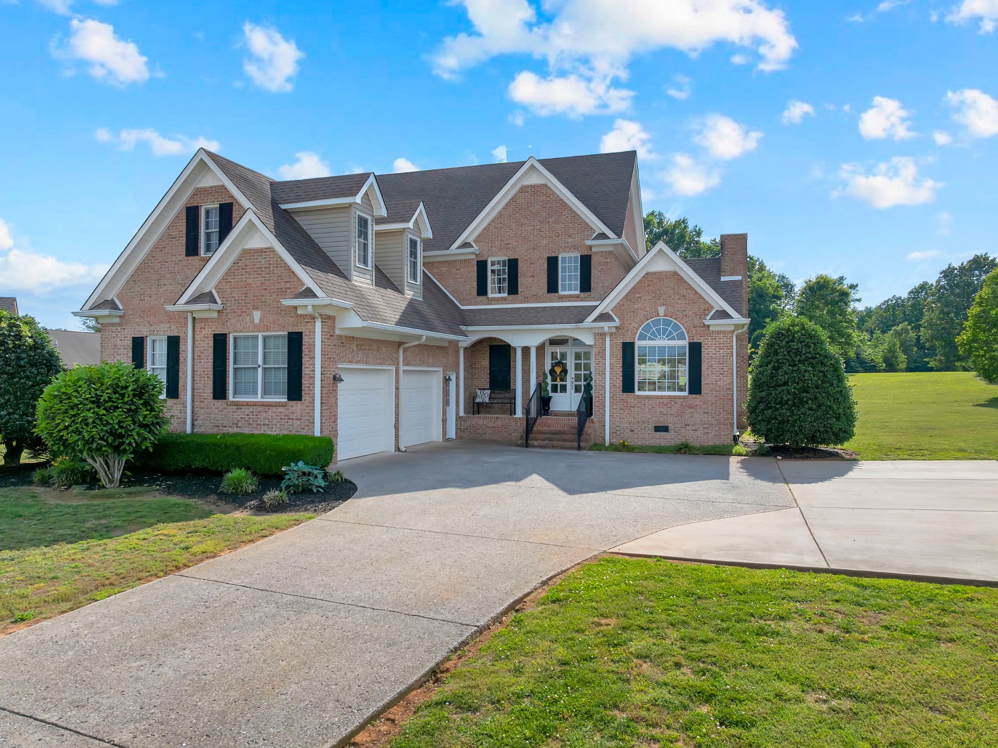 102 Waycross Dr