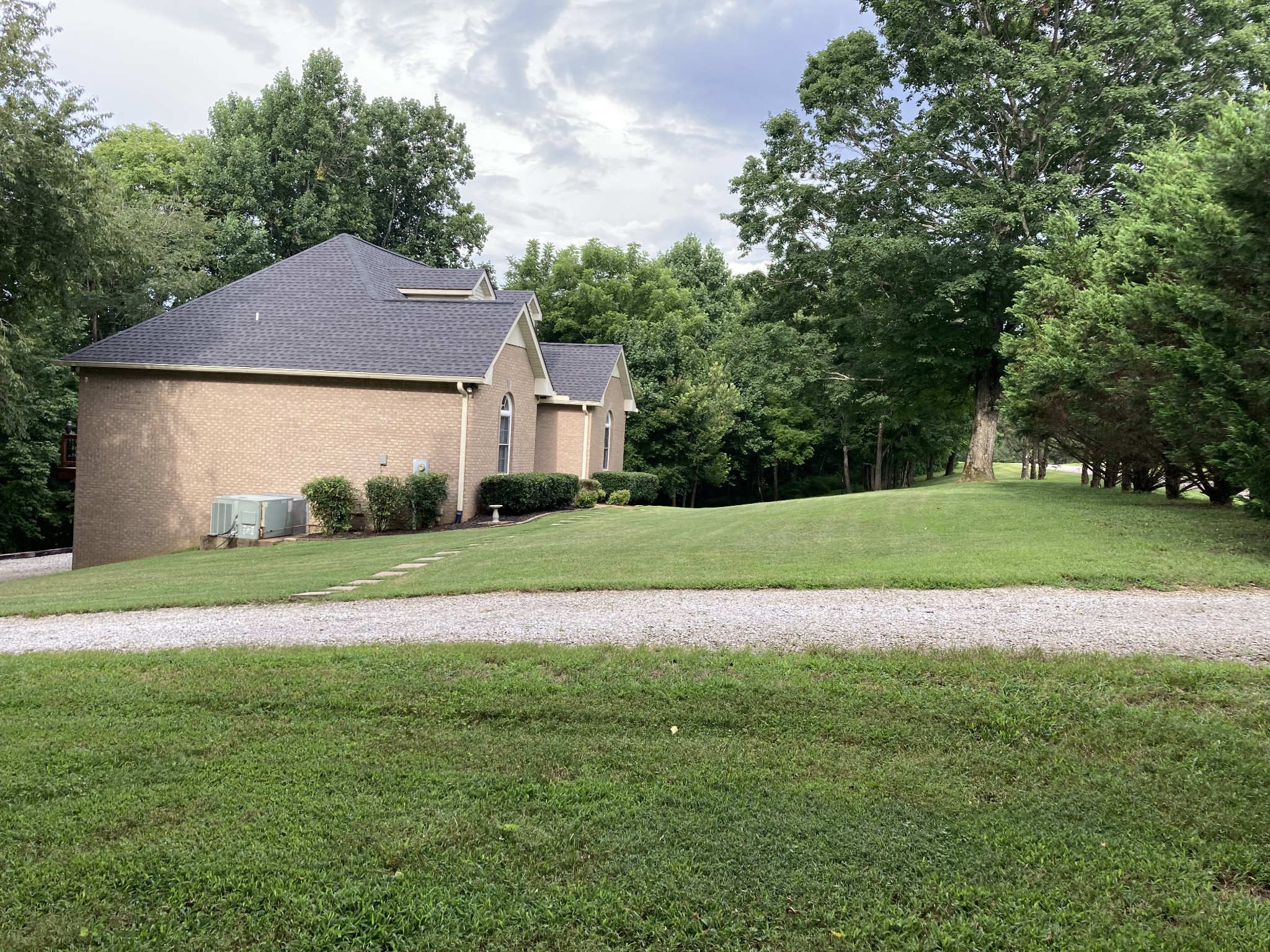 1225 Meeks Cemetery Rd