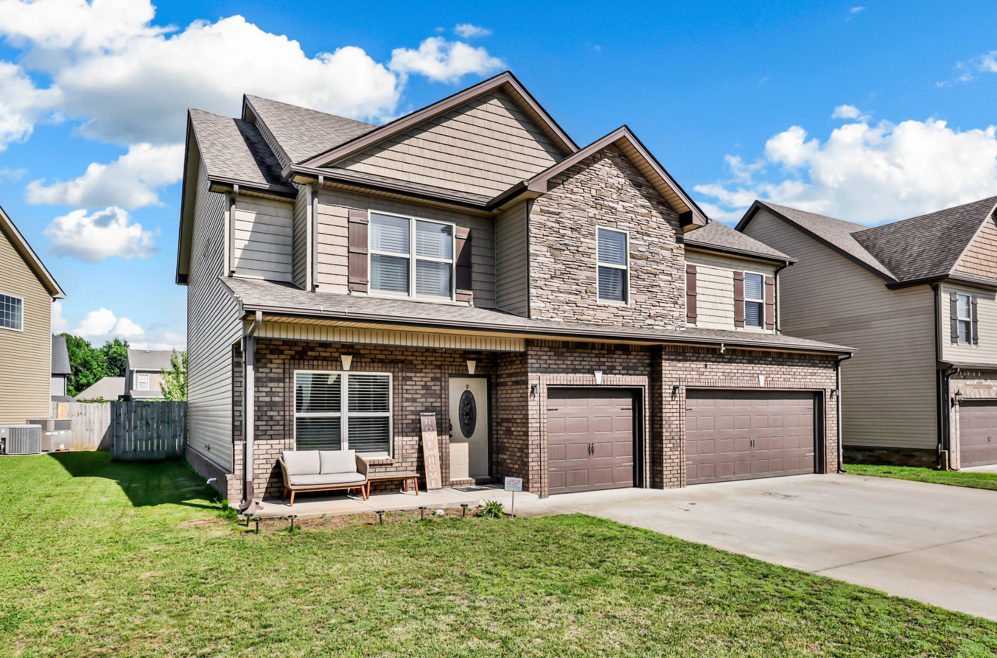 925 Tanager Ct