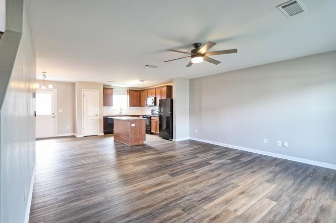 2313 Bee Hive Dr