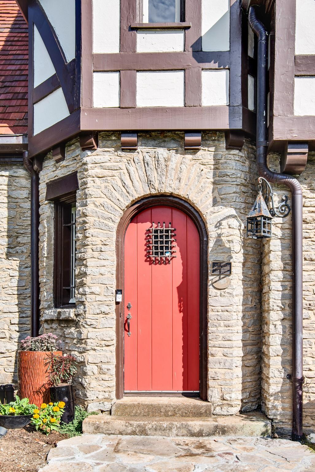 1431 Shelton Ave