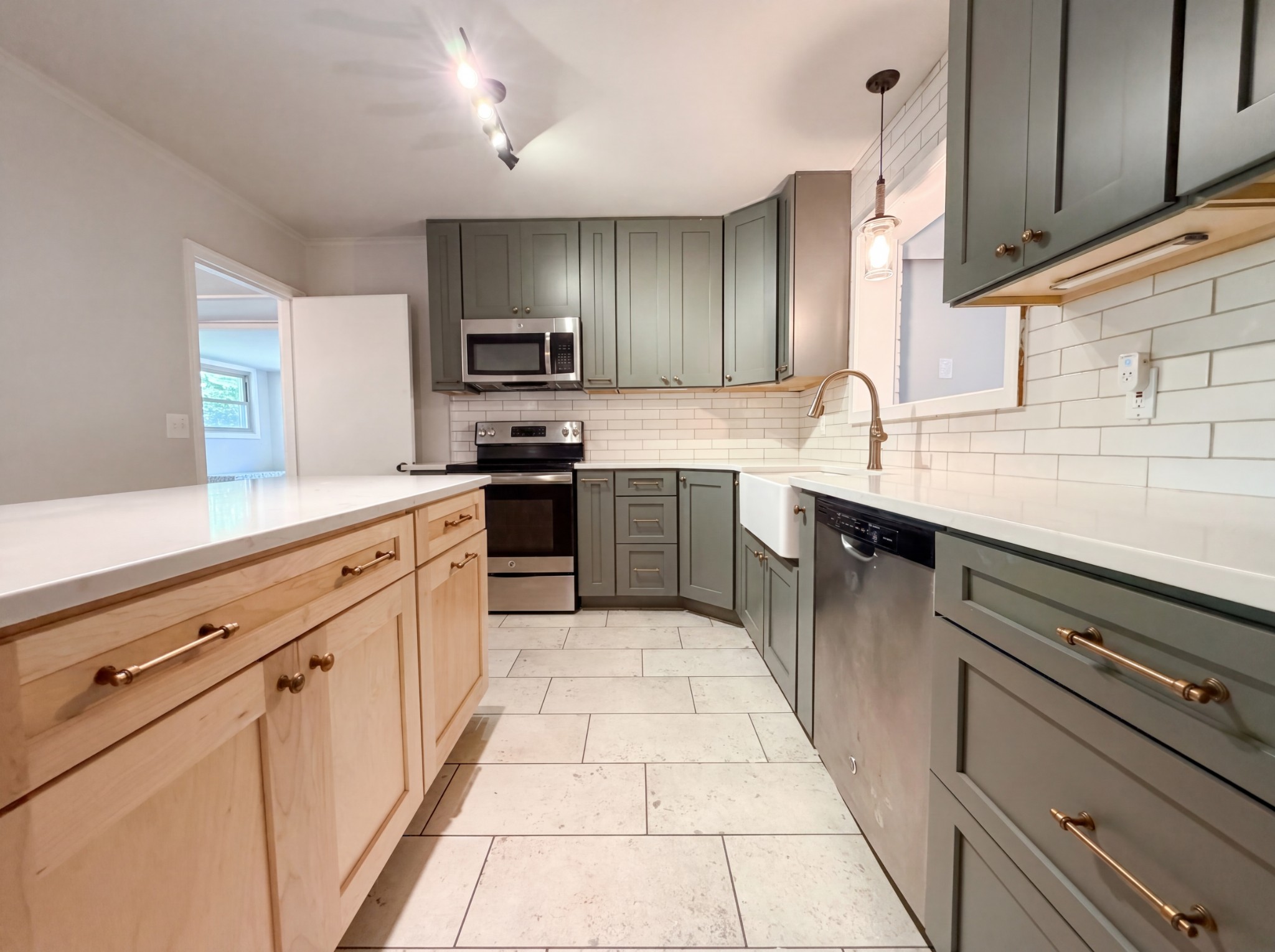 1119 Walton Dr