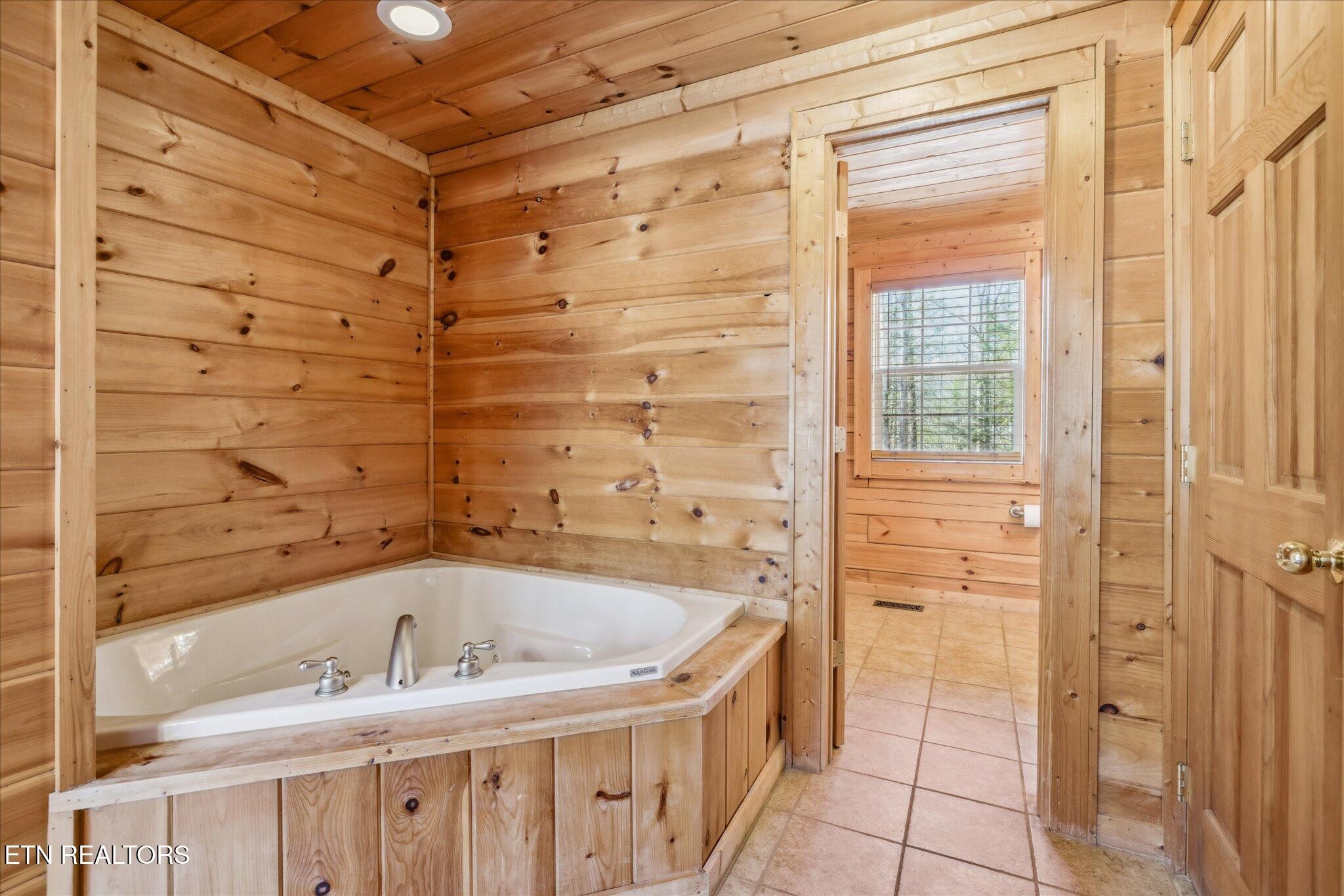 228 Tolliver Tr