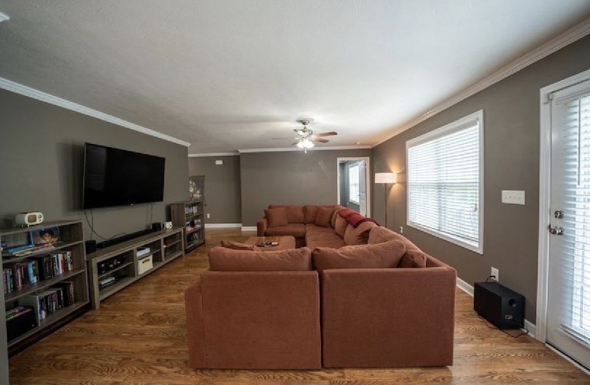 215 Desperado Ave