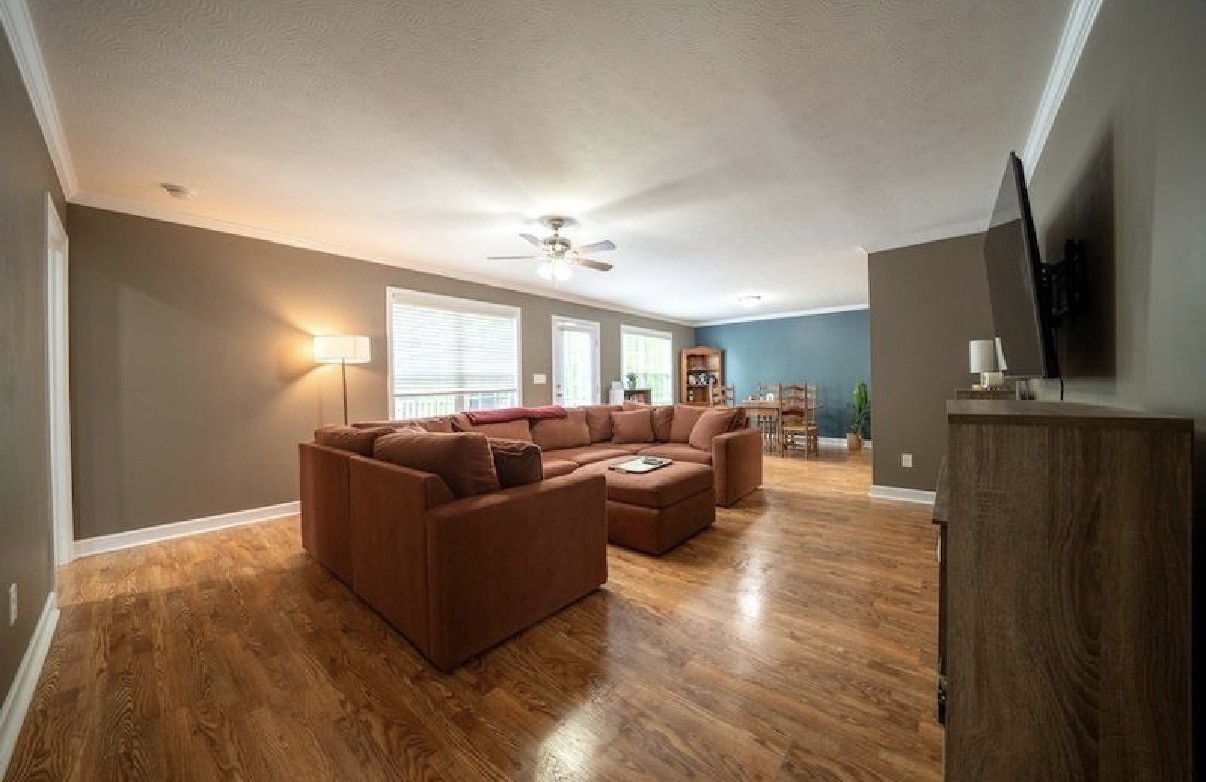 215 Desperado Ave