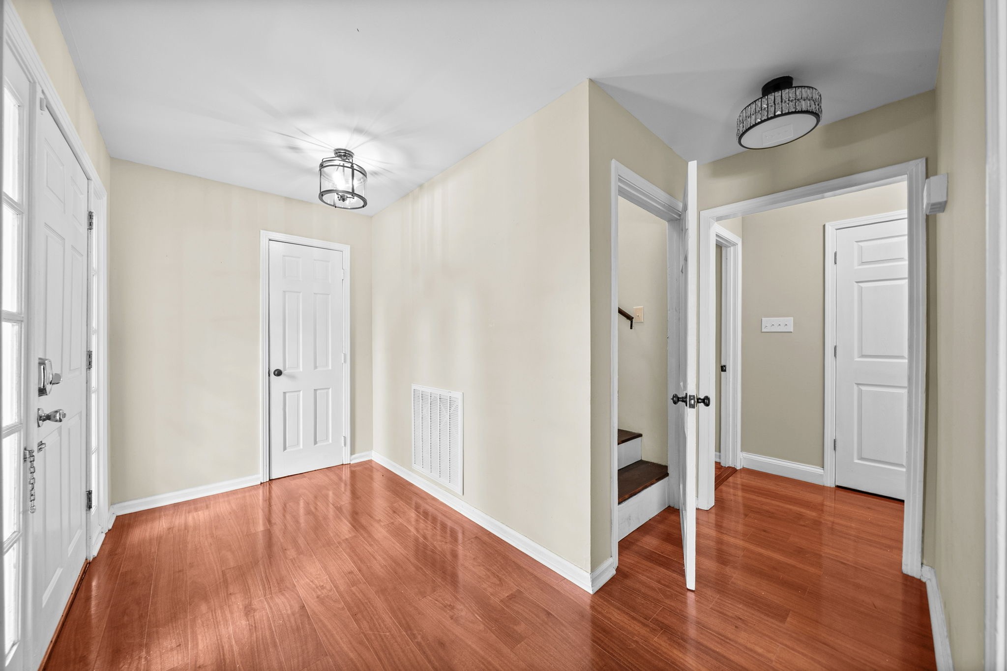 635 Country Club Ln
