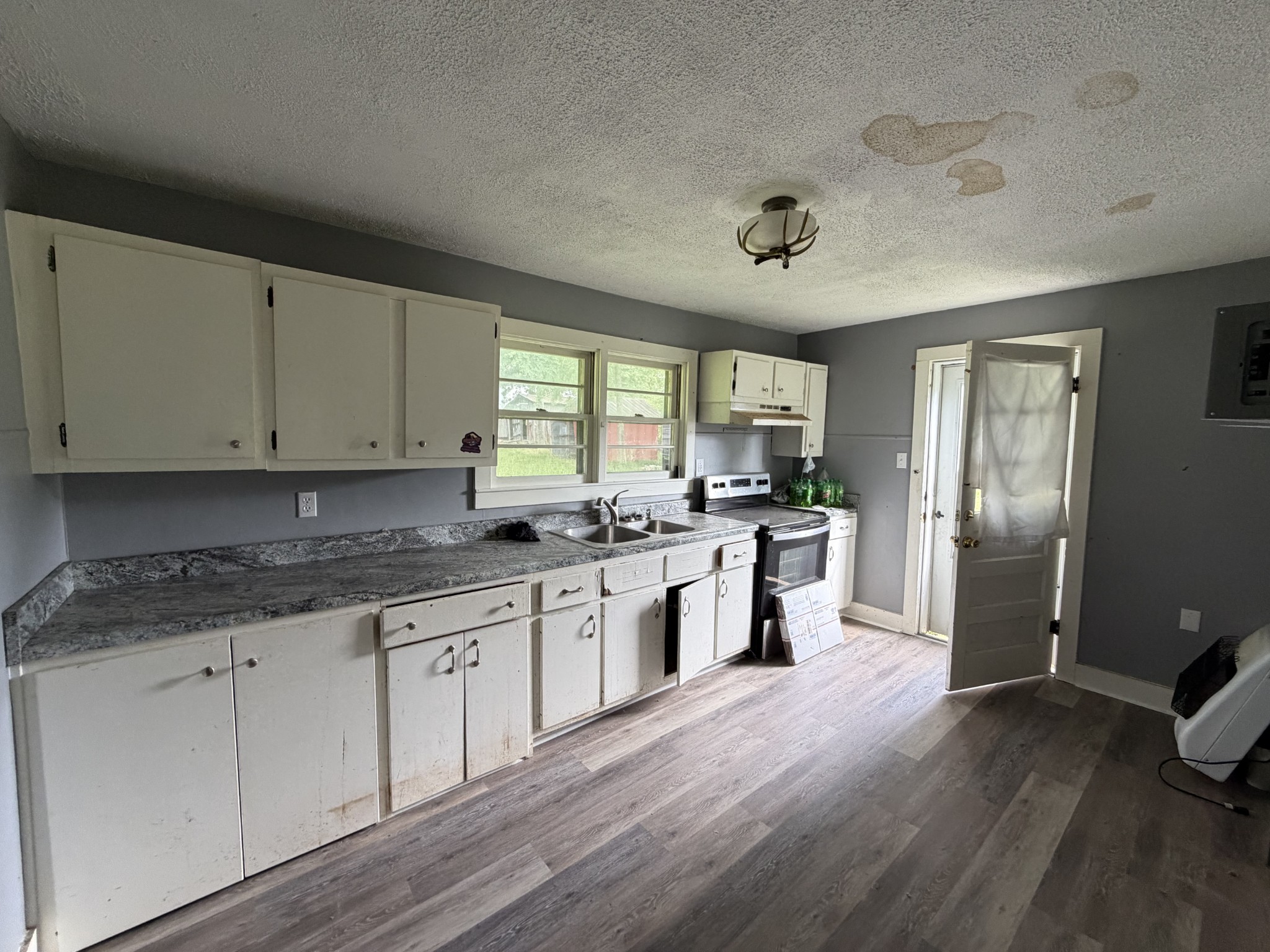 3352 Dunmor Deer Lick Rd