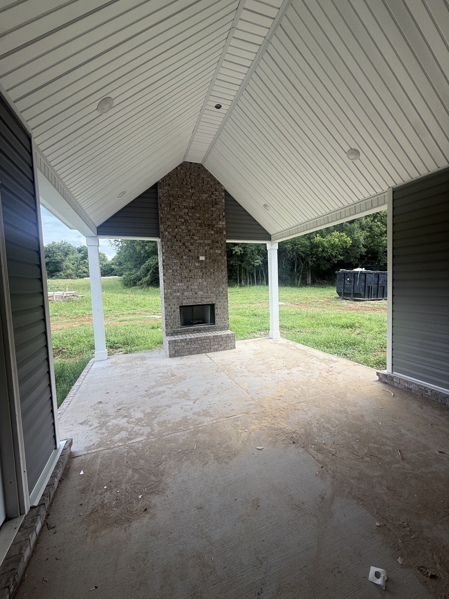 2120 Powell Ln