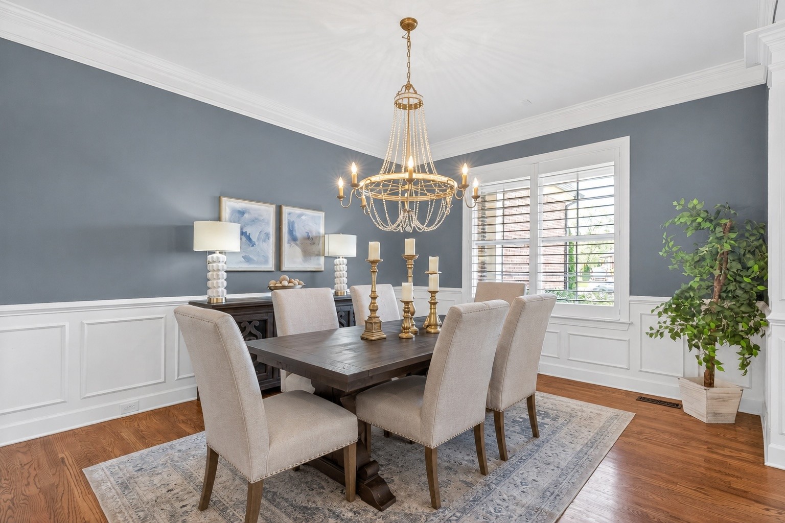 2708 Eglington Ter