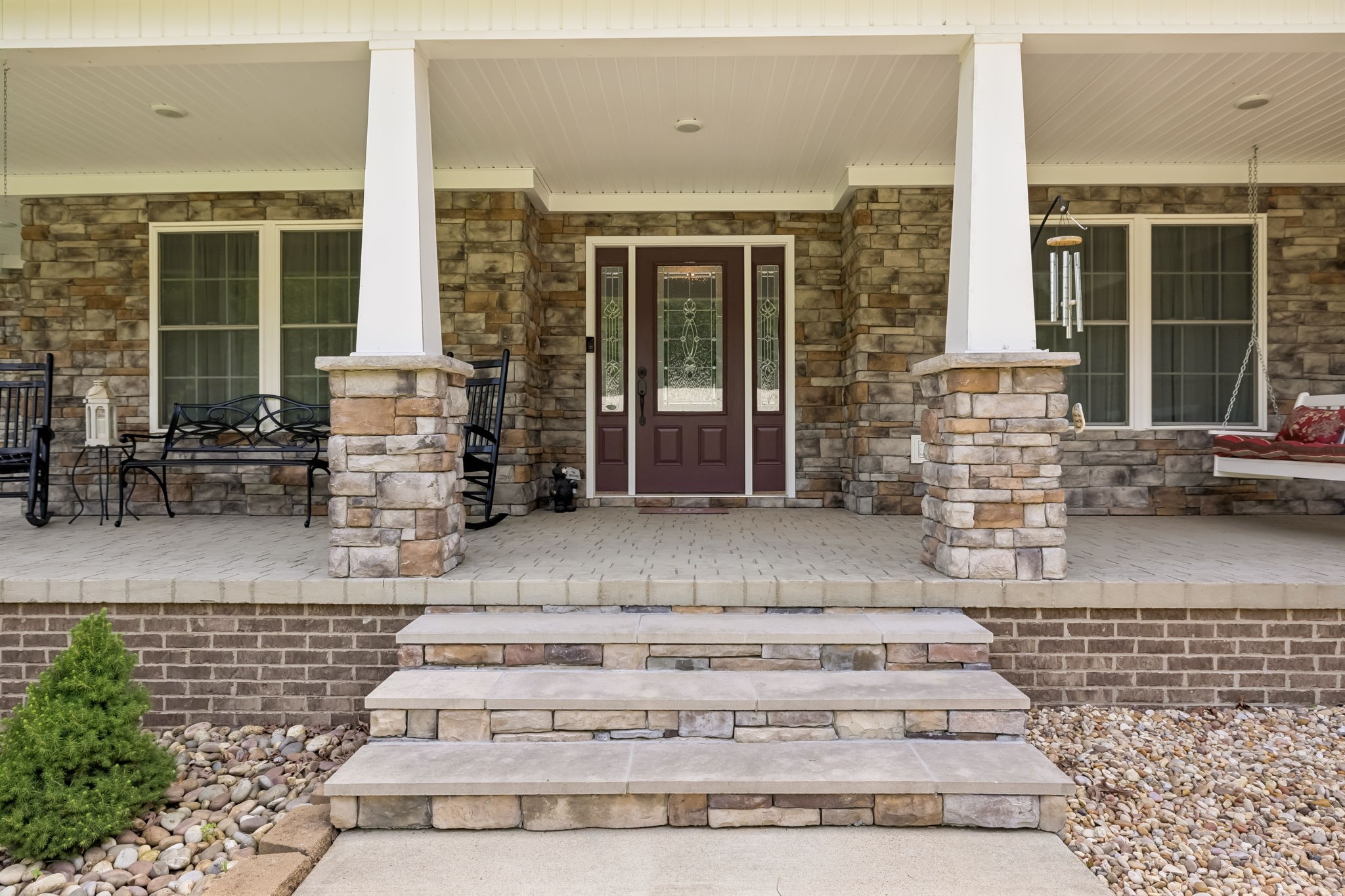 1421 Oakmont Cir