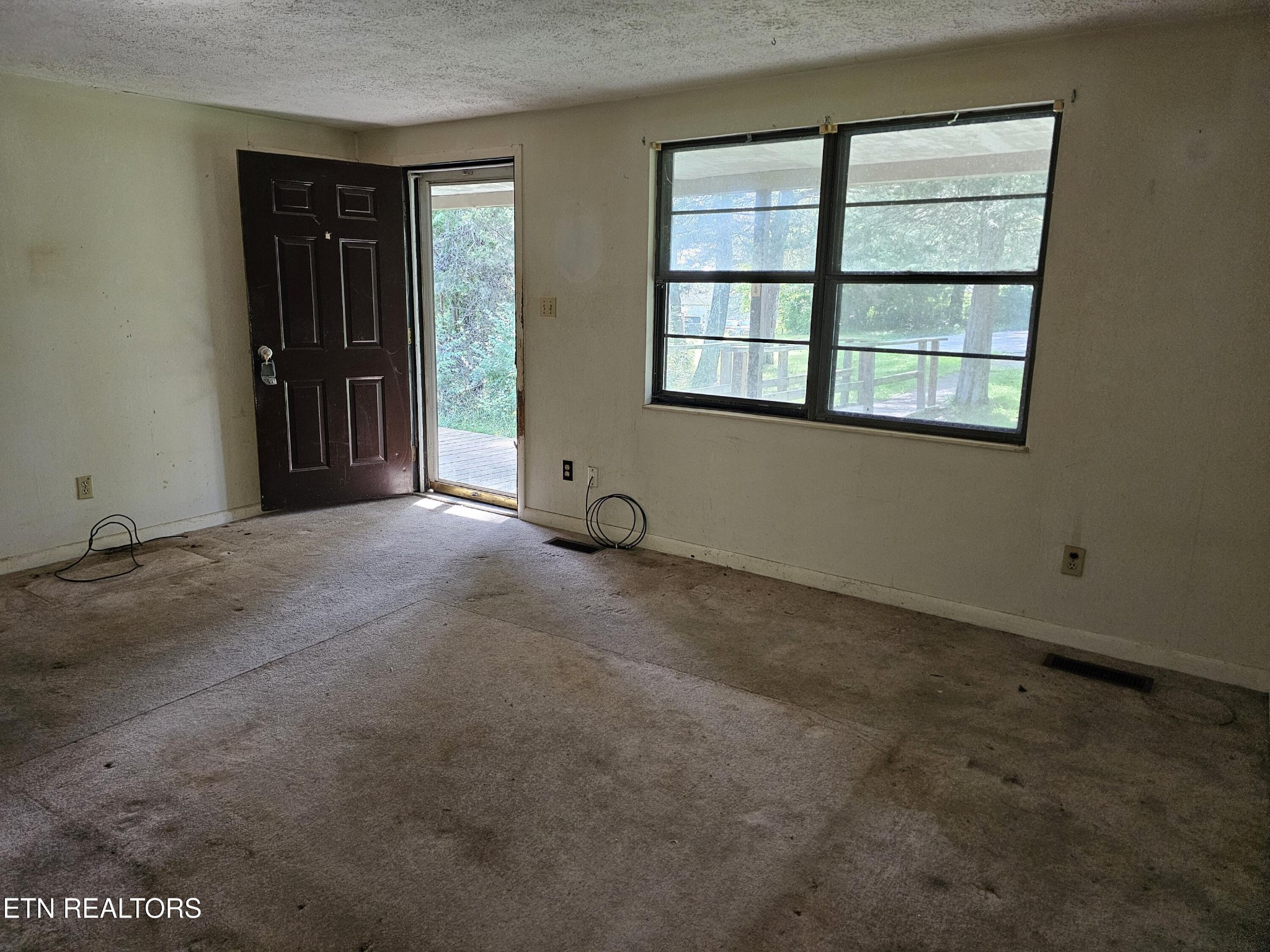 341 Warwick Lane