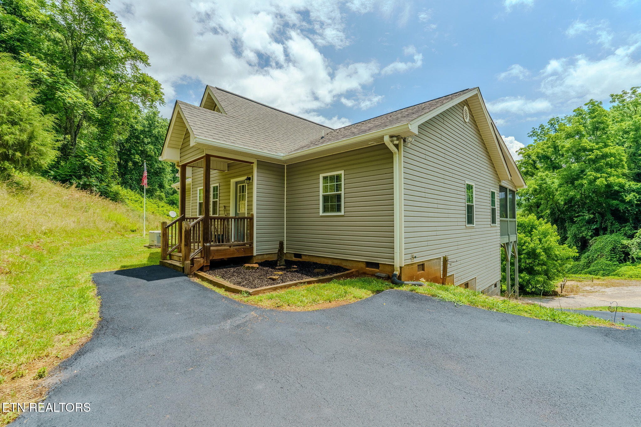 188 Happy Hollow Rd