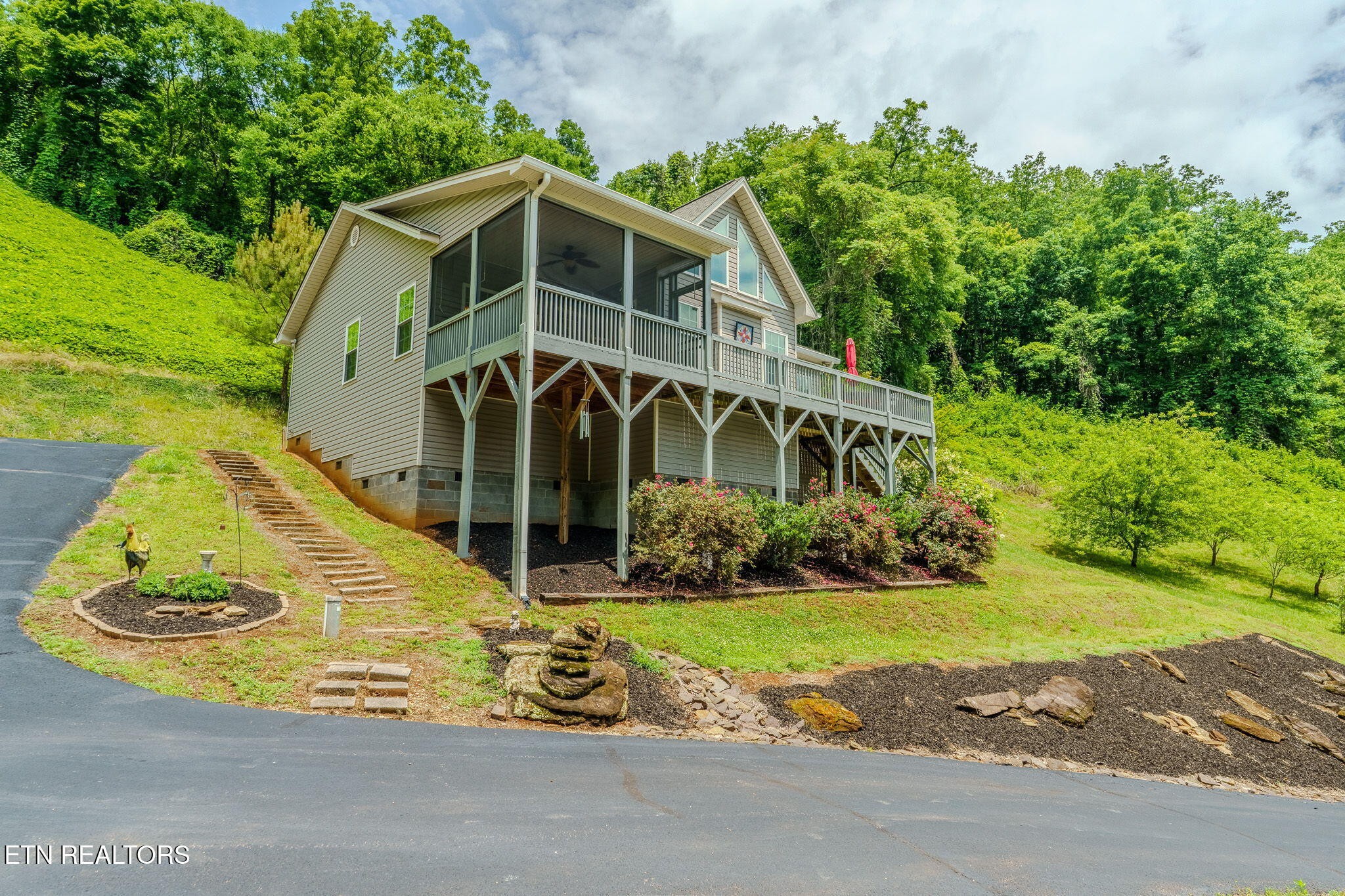 188 Happy Hollow Rd