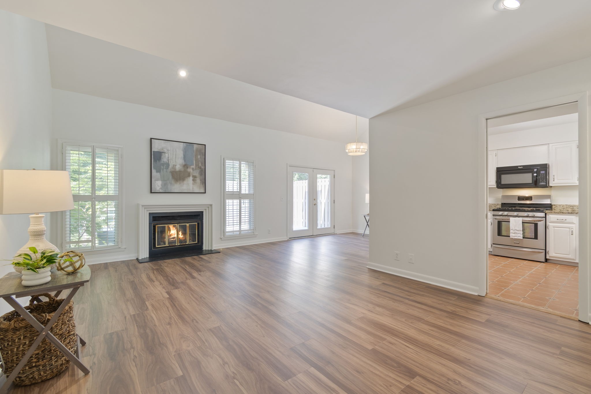 529 Belle Pointe Ct