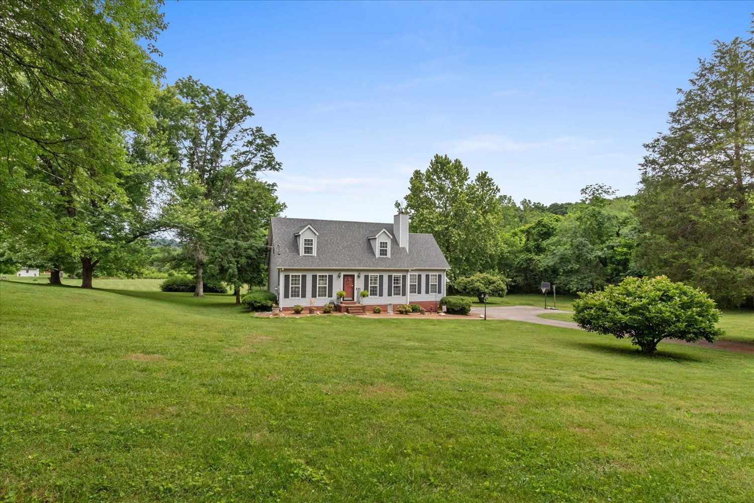 187 Garland Dr