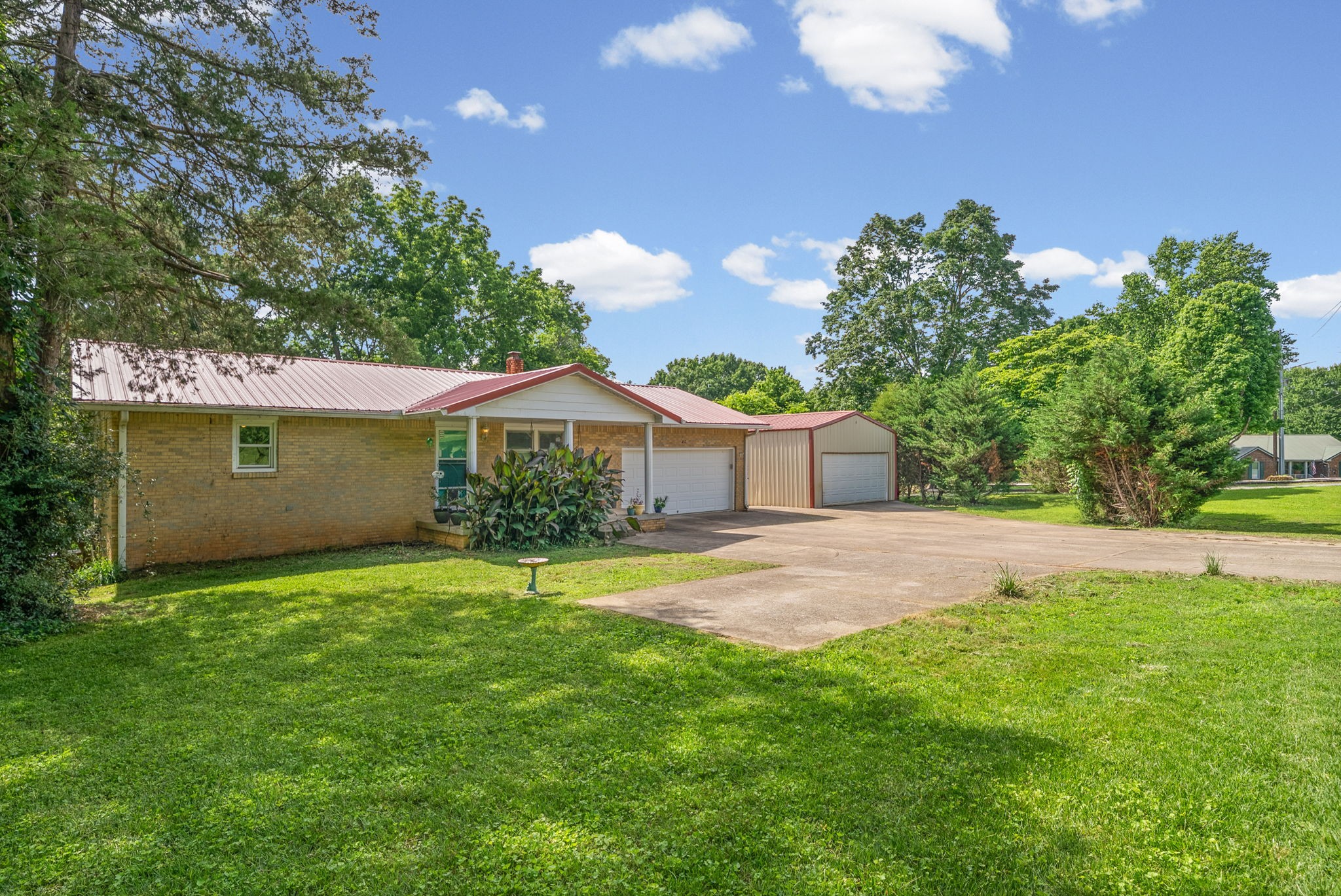 457 Lakeland Dr
