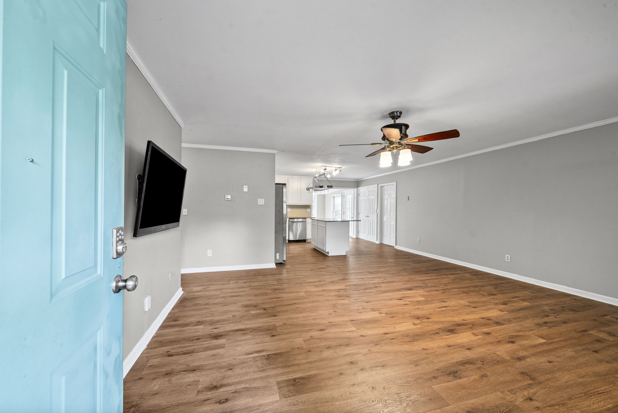 457 Lakeland Dr