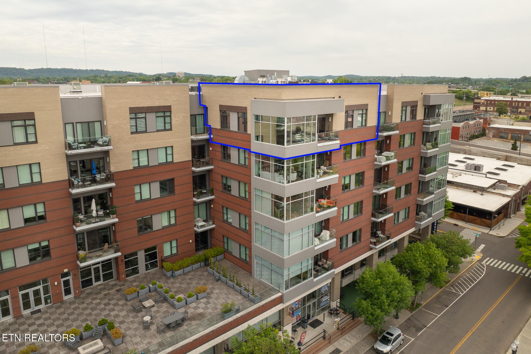 333 W Depot Ave