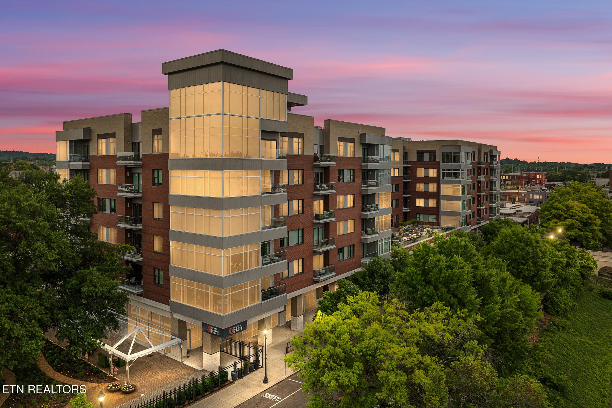 333 W Depot Ave