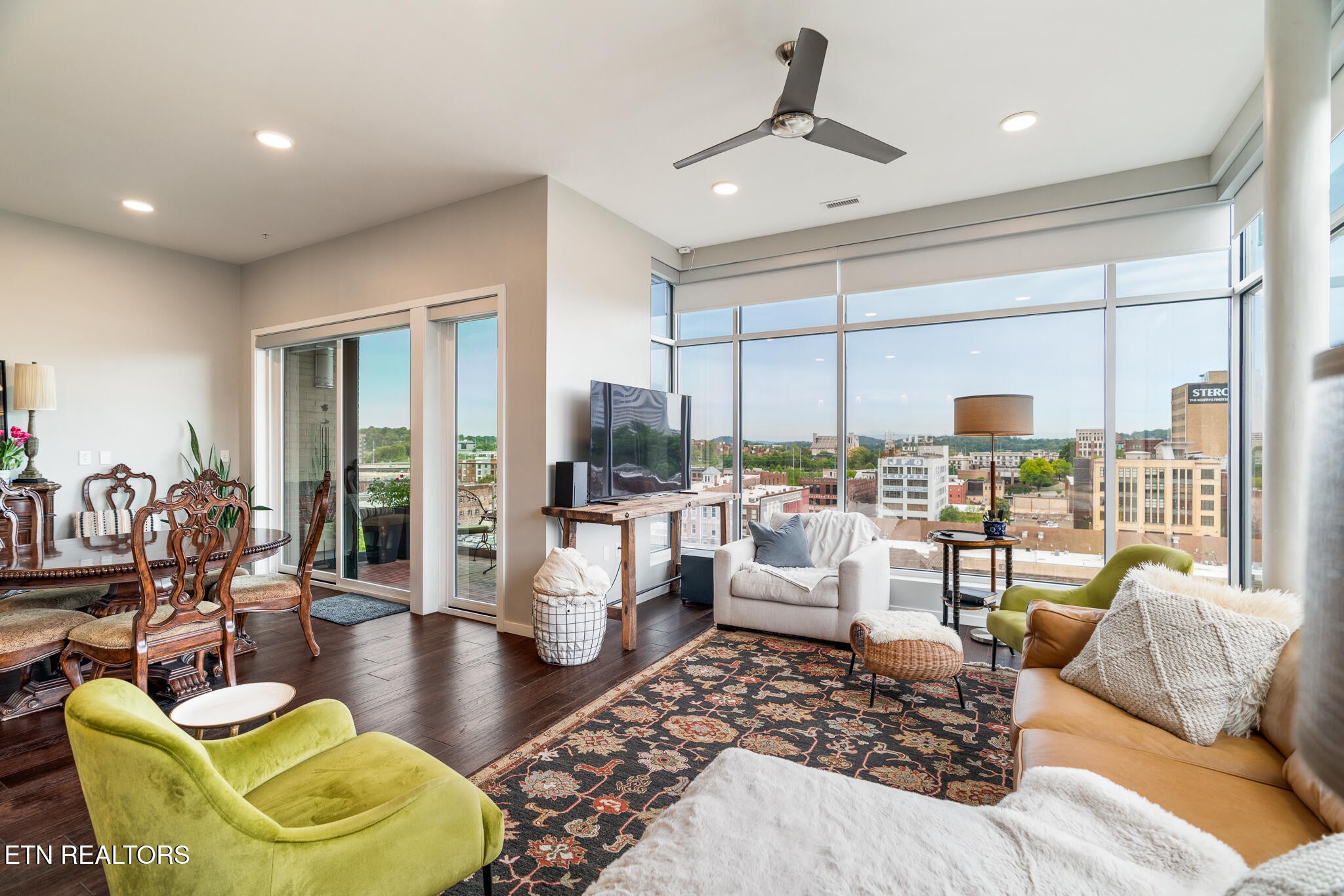 333 W Depot Ave