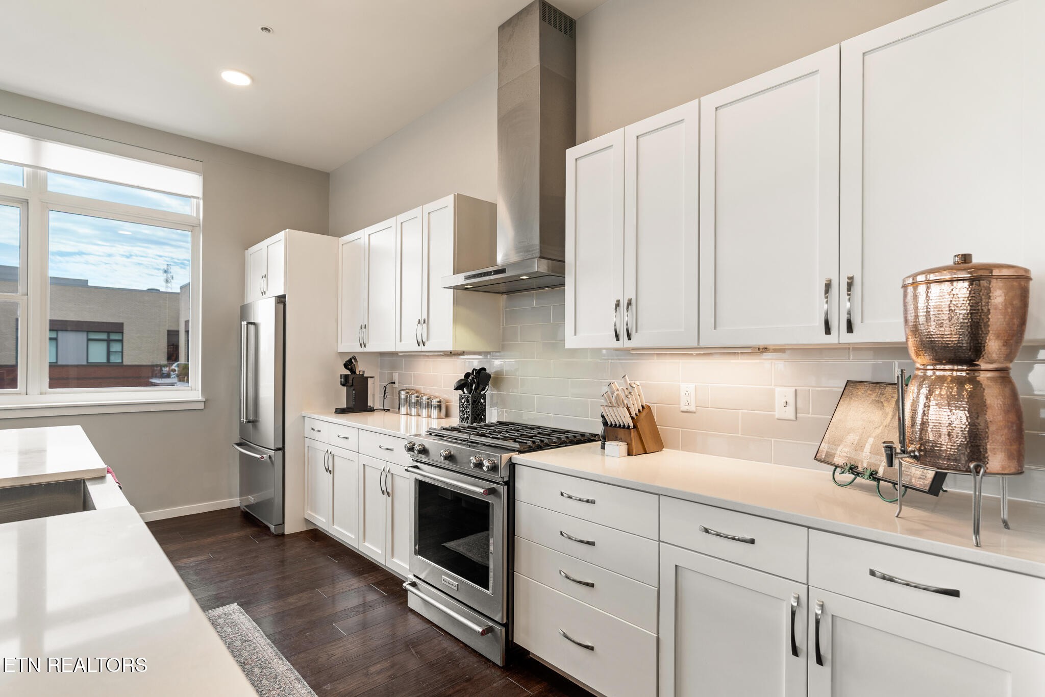 333 W Depot Ave