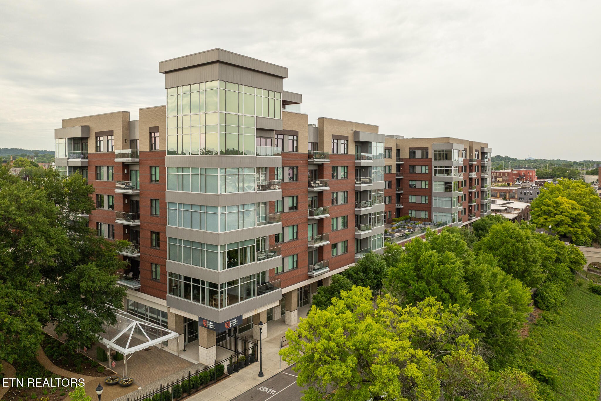 333 W Depot Ave