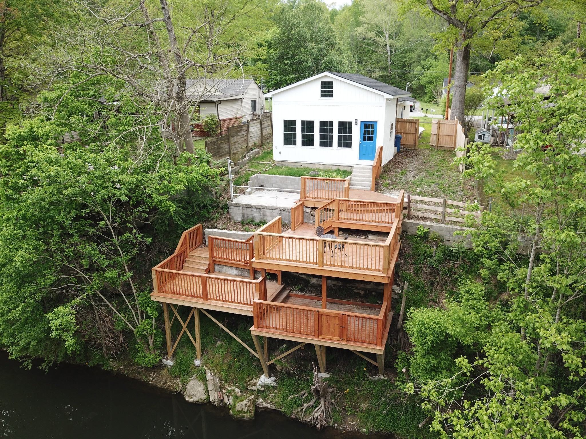 240 Fredonia Rd