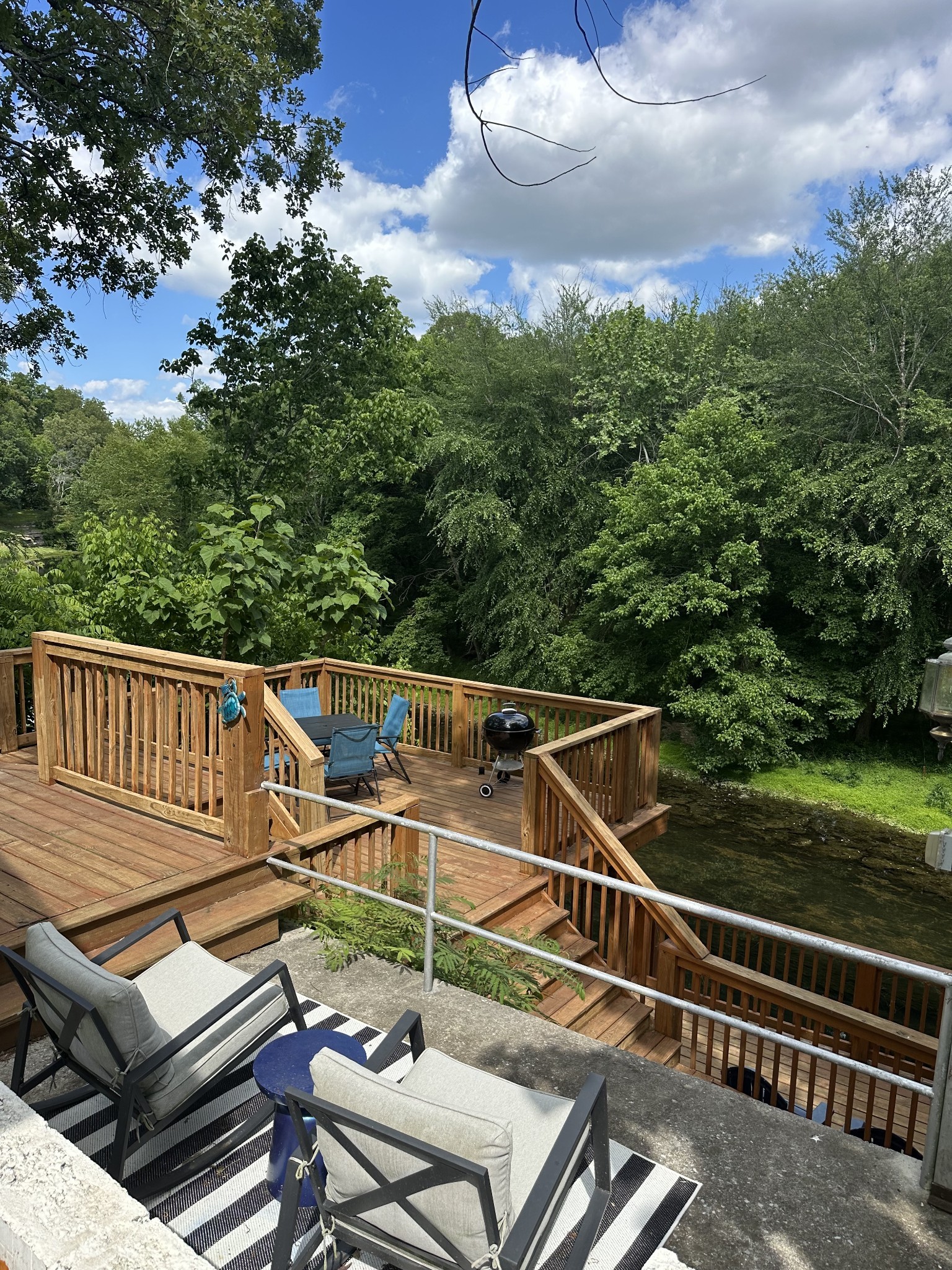 240 Fredonia Rd