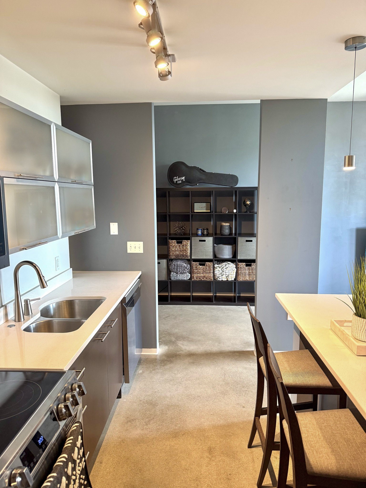 2115 Yeaman Pl