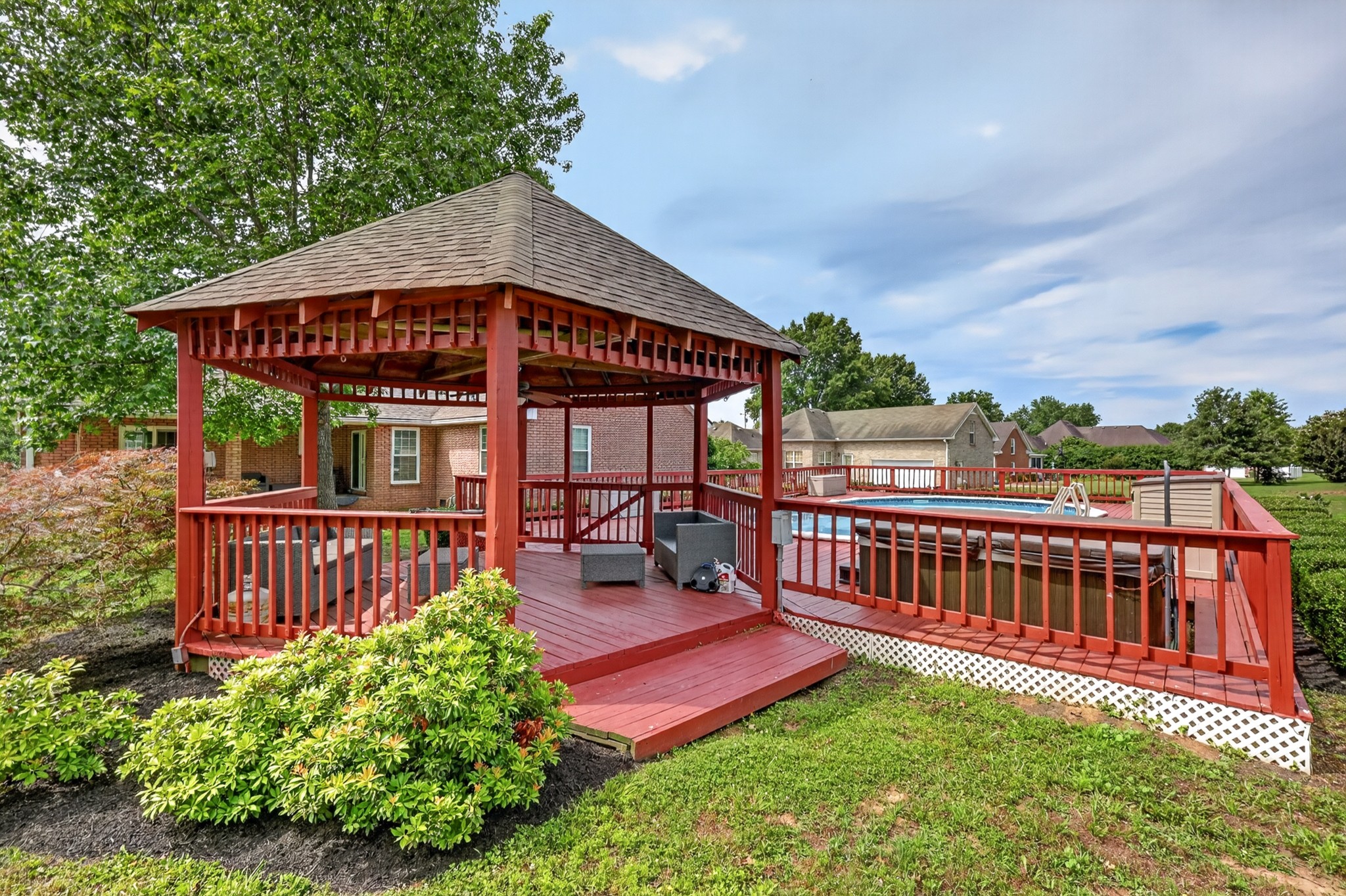 518 Redstone Dr