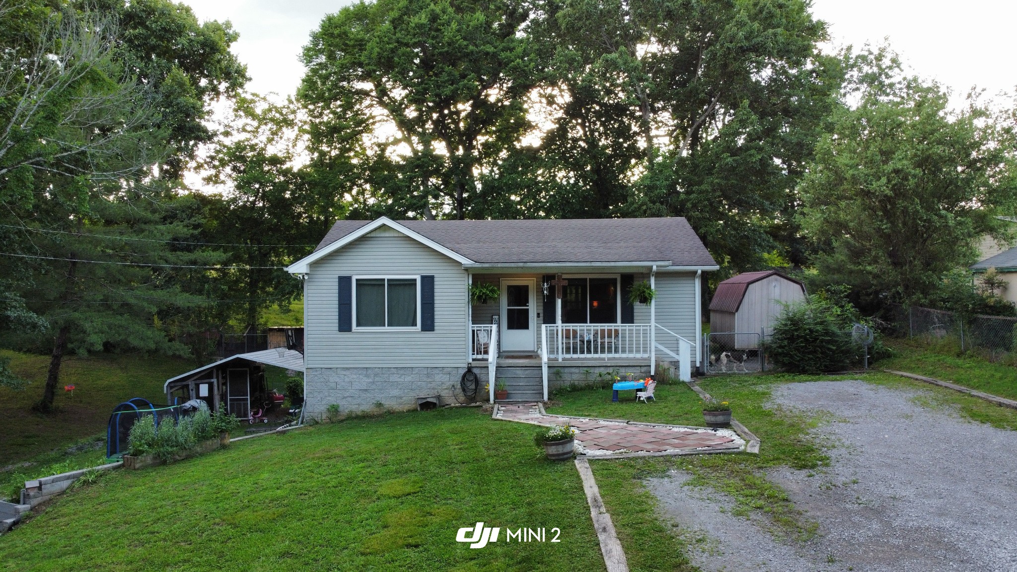 49 Roberts Ln