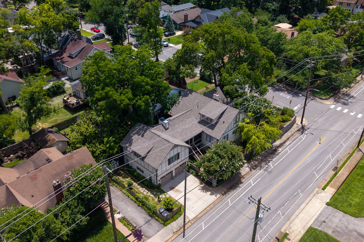 2720 W Linden Ave